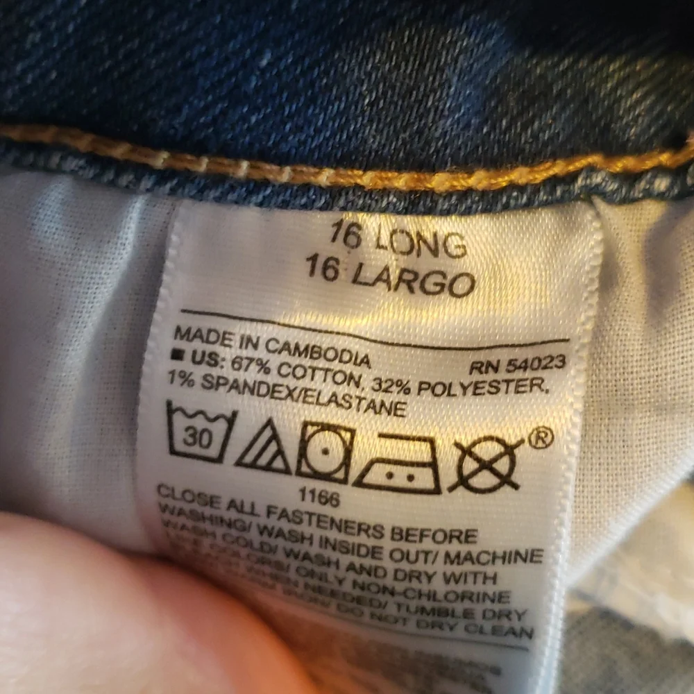 2 -  Old Navy Boot Cut Jeans - Picture 4 of 7